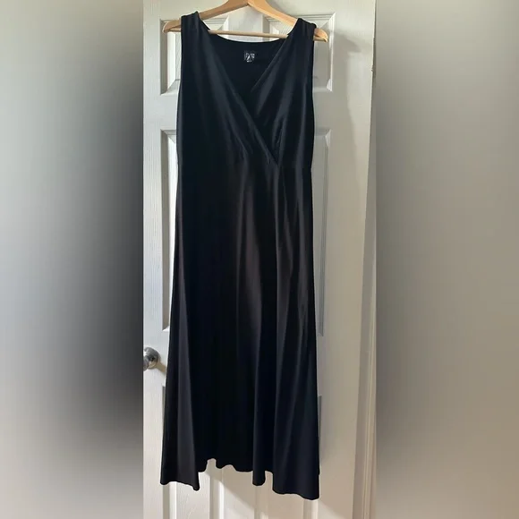 Eileen Fisher Elegant Black Sleeveless Dress - Picture 4 of 6